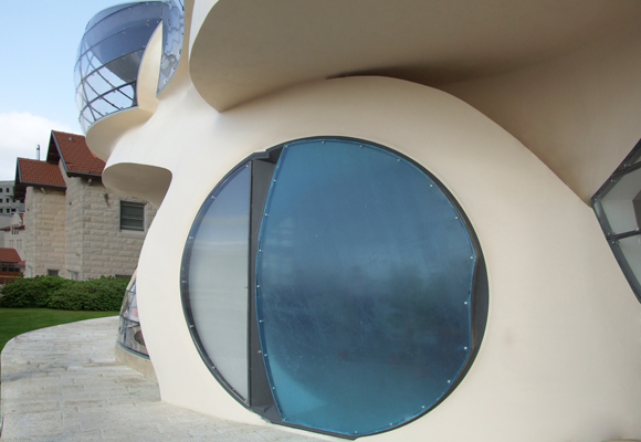 Pavie-Architect-Biomorphic-House Entrance-Circular-Door